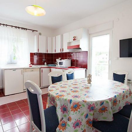 Apartman Kondic Omisalj ภายนอก รูปภาพ