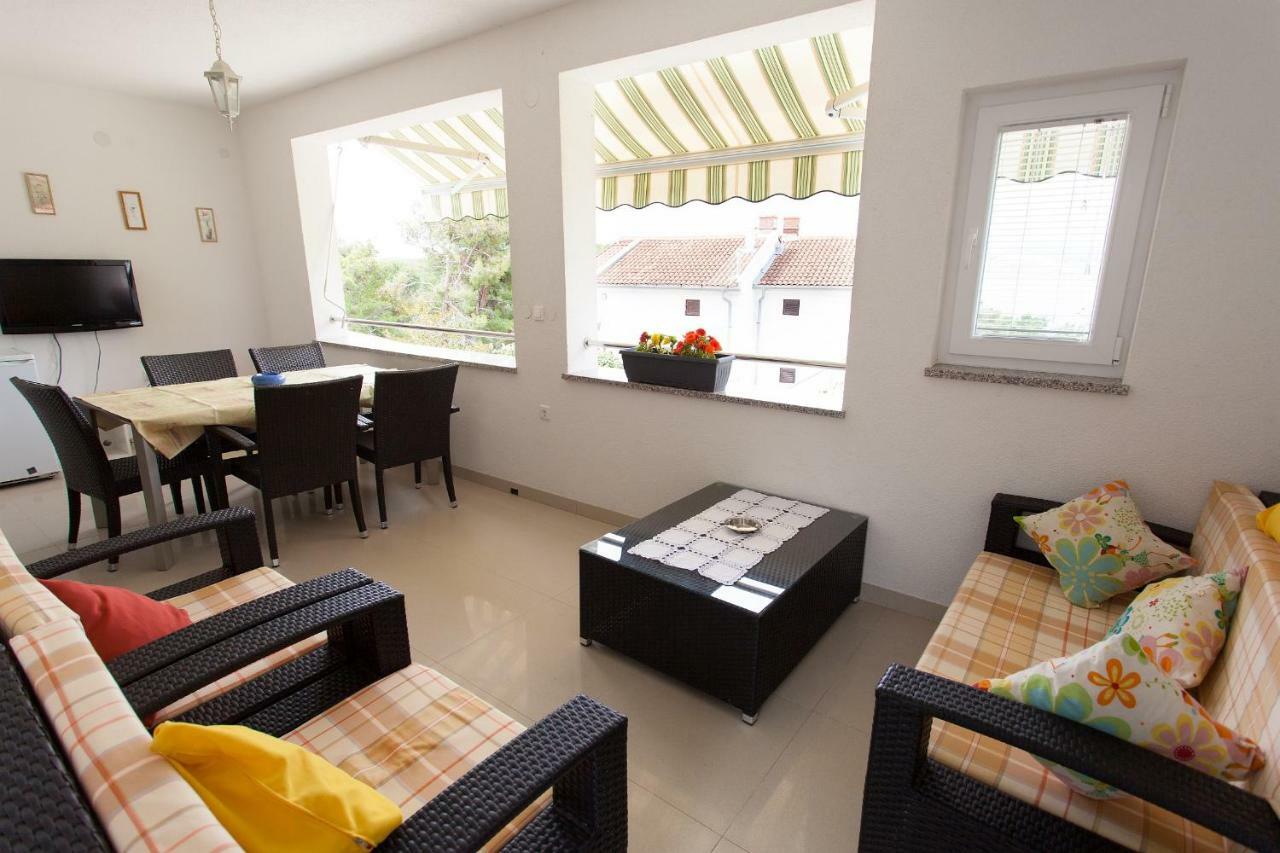Apartman Kondic Omisalj ภายนอก รูปภาพ