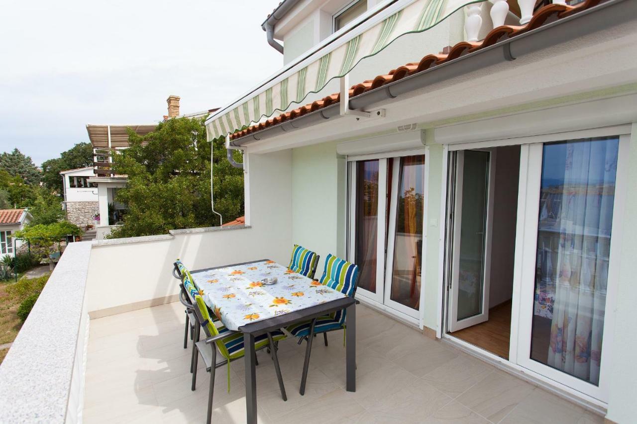 Apartman Kondic Omisalj ภายนอก รูปภาพ