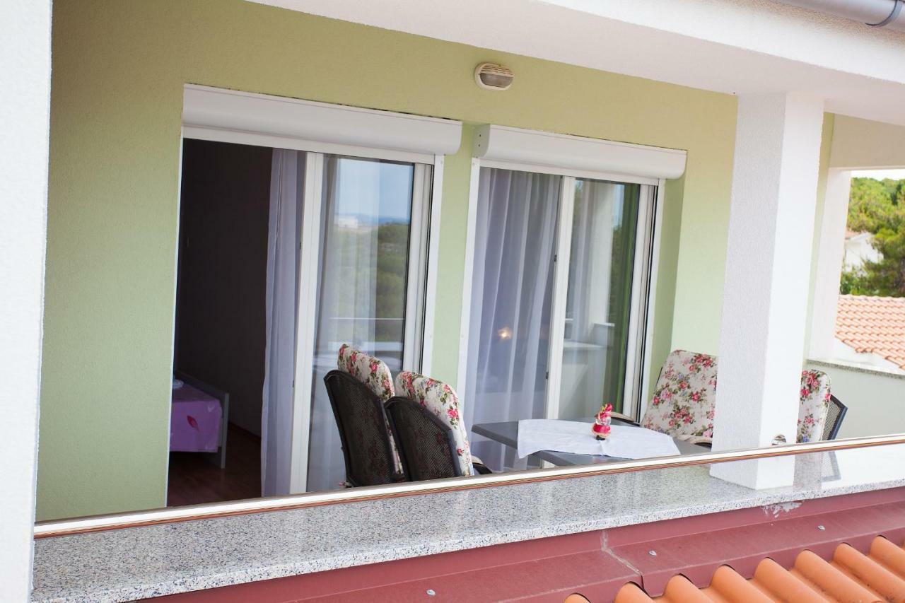 Apartman Kondic Omisalj ภายนอก รูปภาพ