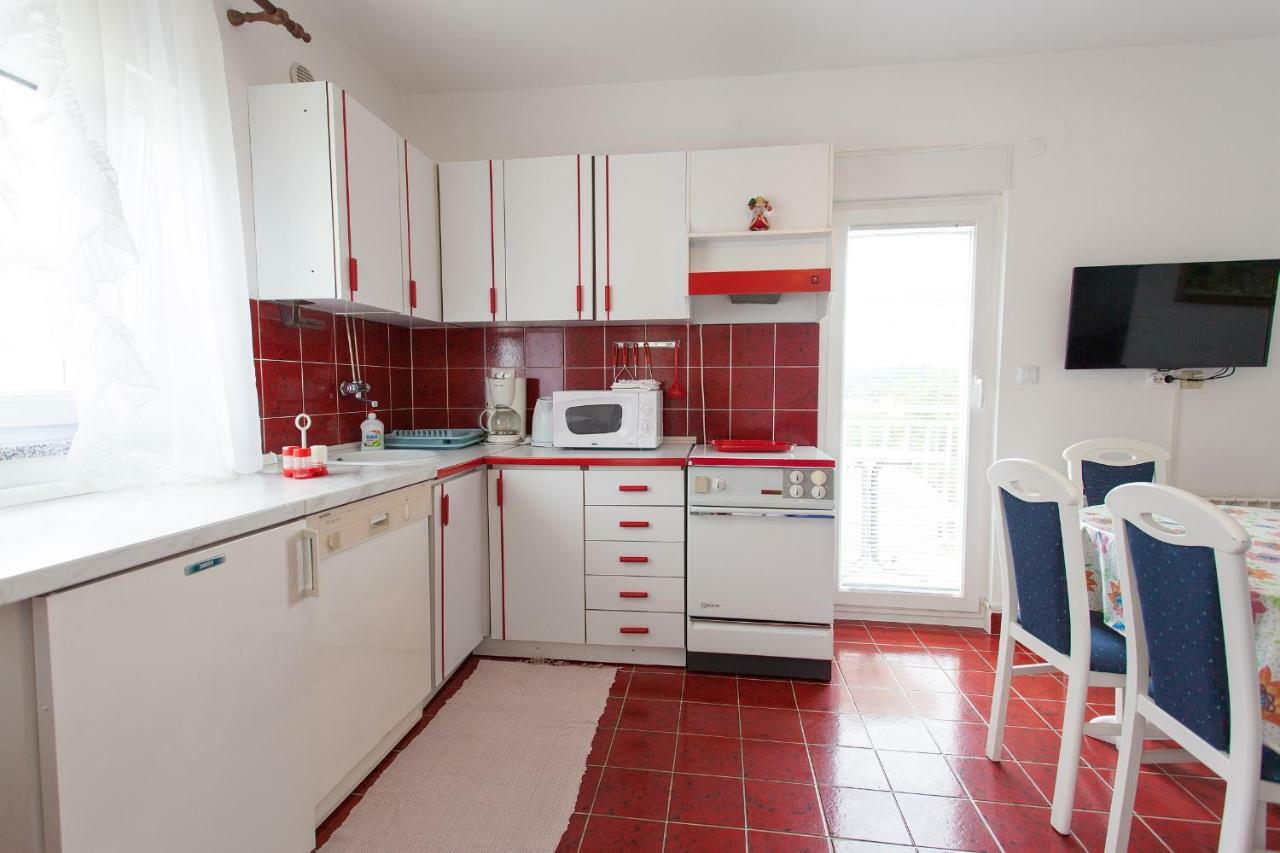 Apartman Kondic Omisalj ภายนอก รูปภาพ